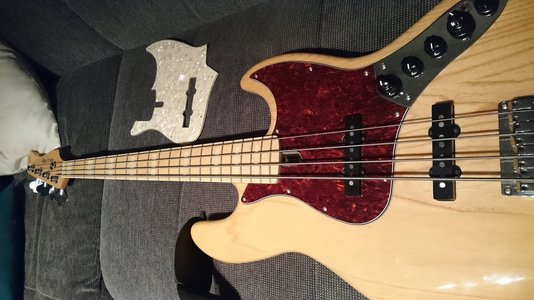 Sire v7 swamp ash Marcus miller