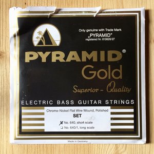 Pyramid Gold Flatwound Saiten f. Höfner Bass
