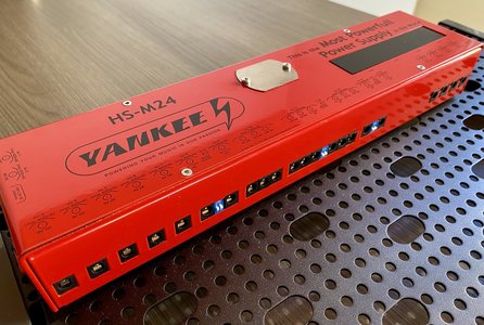 Temple Audio Design Board - Yankee HS 24 inkl. 4Way Jack - Vorkonfektioniertes Pedalboard