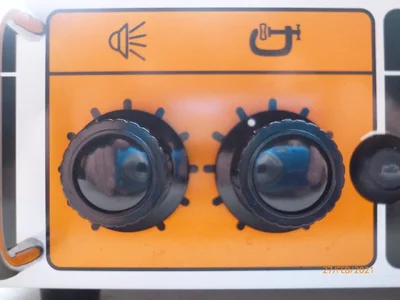 ORANGE Little Bass Thing (9).JPG