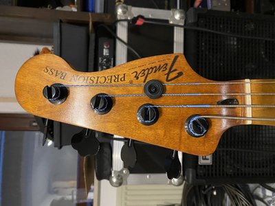 Fender/Squier Precision Bass, aged mit Upgrades!