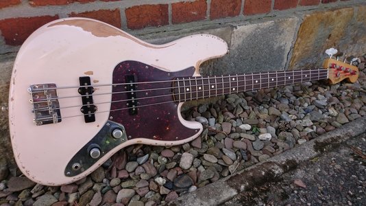 Flea Jazz Bass (auch Tausch gegen Röhrenamp)