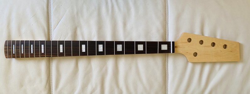 Maple Neck, Paddle Neck, 22 Bünde, neu