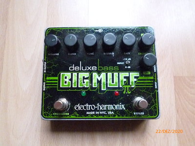 EHX Big Muff Deluxe (1).JPG
