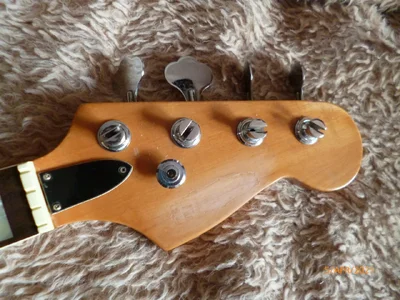 Basshals vintage mit binding (2).webp Basshals vintage mit binding (2).webp