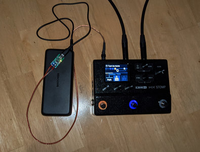 Stomp an RavPowerbank.jpg Stomp an RavPowerbank.jpg