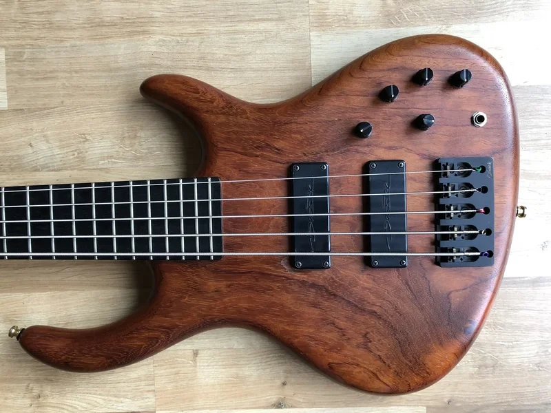 Schack Unique V