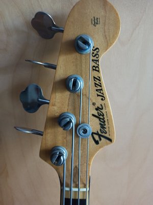 FENDER-Bass 04.jpg