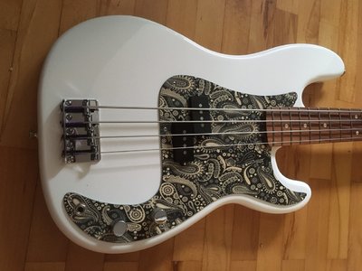 Fender Player Precision Bass, polar white