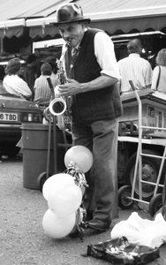 Saxophonist London '89a.jpg