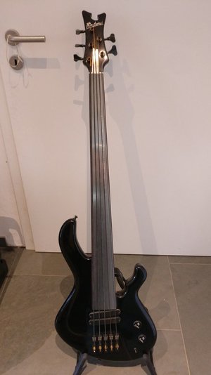 Phantom Fretless 5-Saiter - Verkauft -