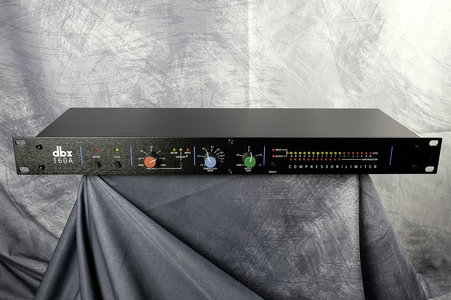 dbx_160A_vorne.jpg dbx_160A_vorne.jpg