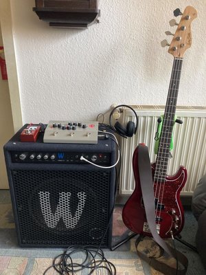 Bass Soundtüftelei2.jpg Bass Soundtüftelei2.jpg