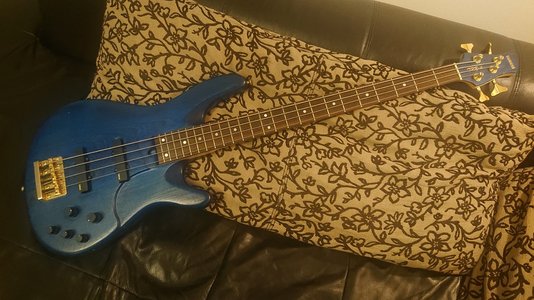 Yamaha TRB 4, Bassgitarre, Bass guitar