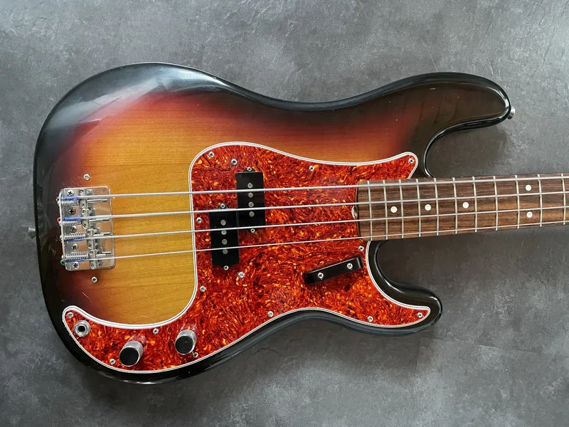1982 FENDER ´62 PRECISION BASS - 3-TONE SUNBURST "FULLERTON"