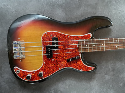 1982 FENDER ´62 PRECISION BASS - 3-TONE SUNBURST "FULLERTON"