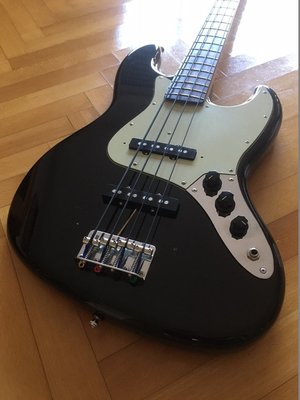 Squier 2.JPG