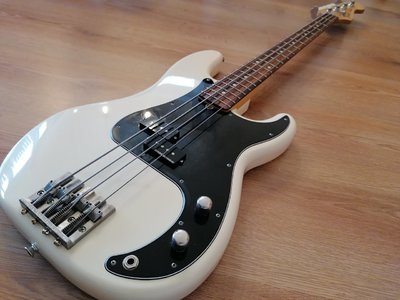 Verkaufe Fender Precision Bass