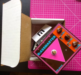 B:ASSMASTER HARMONIC OKTAVE ANALOG DISTORTION PEDAL von MALEKKO, HAND MADE USA.