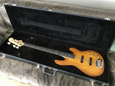 G&L MJ-4 custom 4-Saiter-Jazzbass aktiv