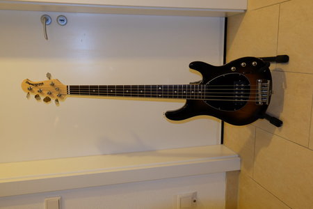FT/FS: original ErnieBall Musicman USA Sterling 5-Saiter (kein "Sterling by ...")