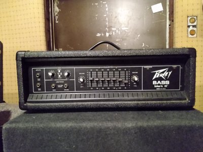 PEAVEY Mark III 300 CH (1).jpg