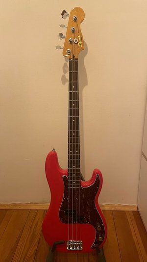 Squier Classic Vibe 60s Precision Bass Fiesta Red mit Upgrades