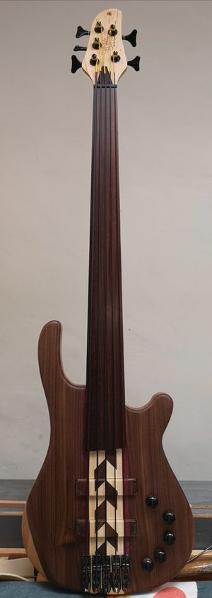 5 Saiter fretless Bass-- Weihnachtsdeal 610 € inkl. Versand