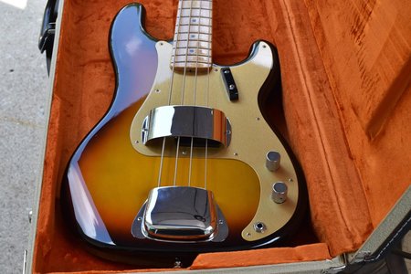 Moin, suche Fender AV 57-58 Precision Bass in Sunburst.