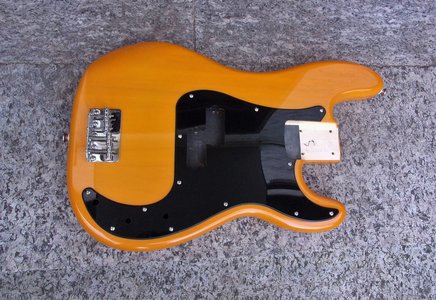 Verkauft: Squier Precision Bass Body, Butterscotch