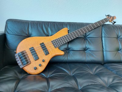 Veillette Single Cut Bass V - Made in USA