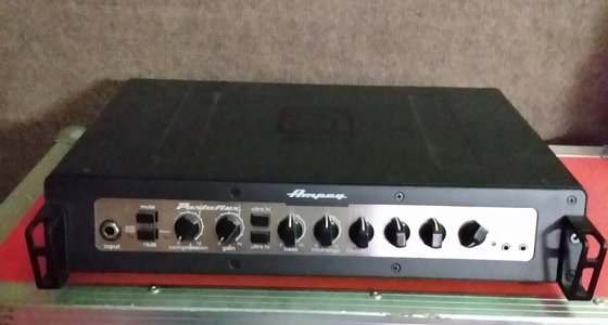 Ampeg PF-800 (1).jpg