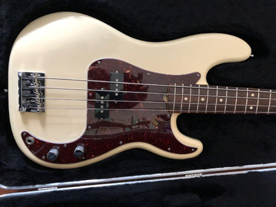 Fender Precision OW RW - 2.jpeg