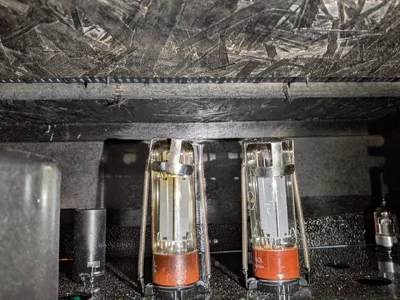 offene Schrauben Lueftungsgitter.webp