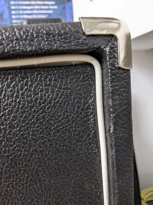 Verklebung löst sich an der Ecke.webp