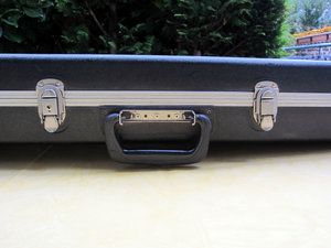 FenderPrecisionBlackCaseDetail_zpsdd0361d7.jpg~original.jpg FenderPrecisionBlackCaseDetail_zpsdd0361d7.jpg~original.jpg