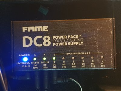 Reserviert...Fame DC 8 Netzteil 9/12/18 V NP 70 Pedalbord