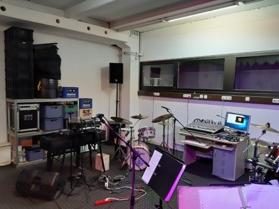 proberaum-taufk3.jpg proberaum-taufk3.jpg