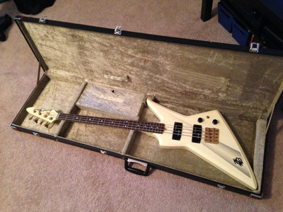 SUCHE Aria Pro II ZZB Deluxe Bass, (Vintage) White