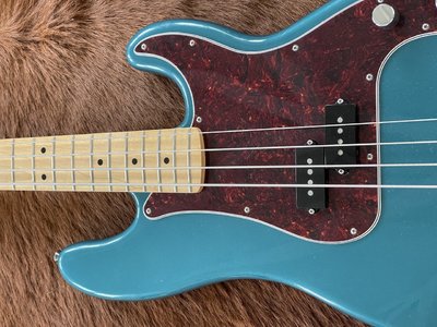 Fender Precision Bass, Player Series, Limited Edition, Neu!