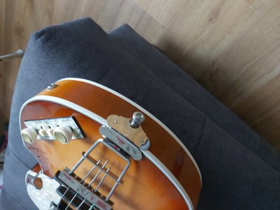 Höfner Violin Cavern Bass