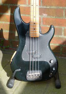 G&L SB-1 hier kompr. 2.jpg G&L SB-1 hier kompr. 2.jpg