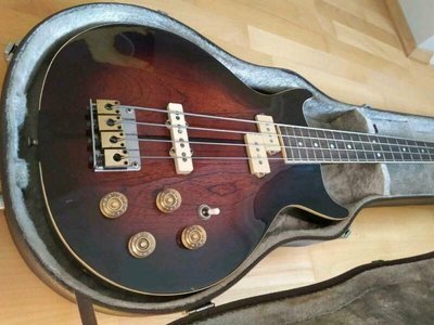 Washburn Vulture Bass 70er Japan inkl. Case