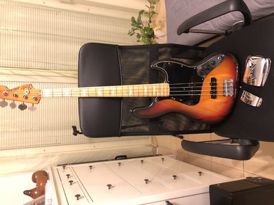 Fender Jazz Bass 1975