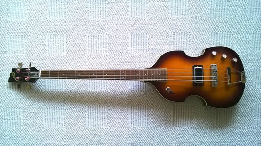 Duesenberg Violinbass frühe Ausführung