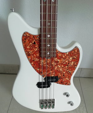 powercasterbass4.jpg