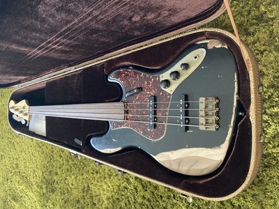 Jazz Bass Fretless Nash Lollar