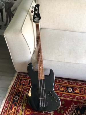 Schweiz: Tino Tedesco Jazzbass