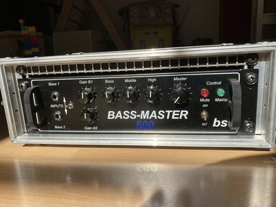 BS Bassmaster 500 Amp