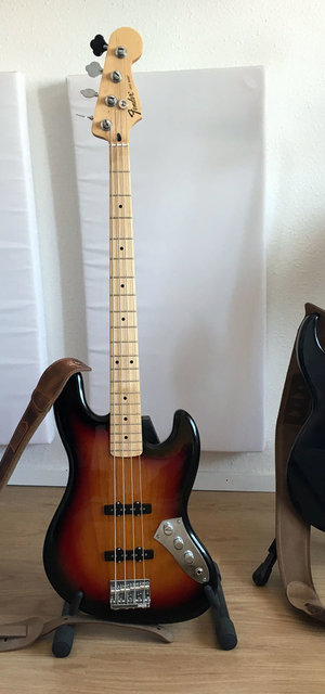 fender-sunburst-maple-northwest.JPG